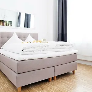 Sc 01 By Rockchair L Superhost Status L 2 Bedrooms Boxspringbeds Balcony Elevator - Cozy Family & Business Flair Welcomes You! , Berlin Deutschland